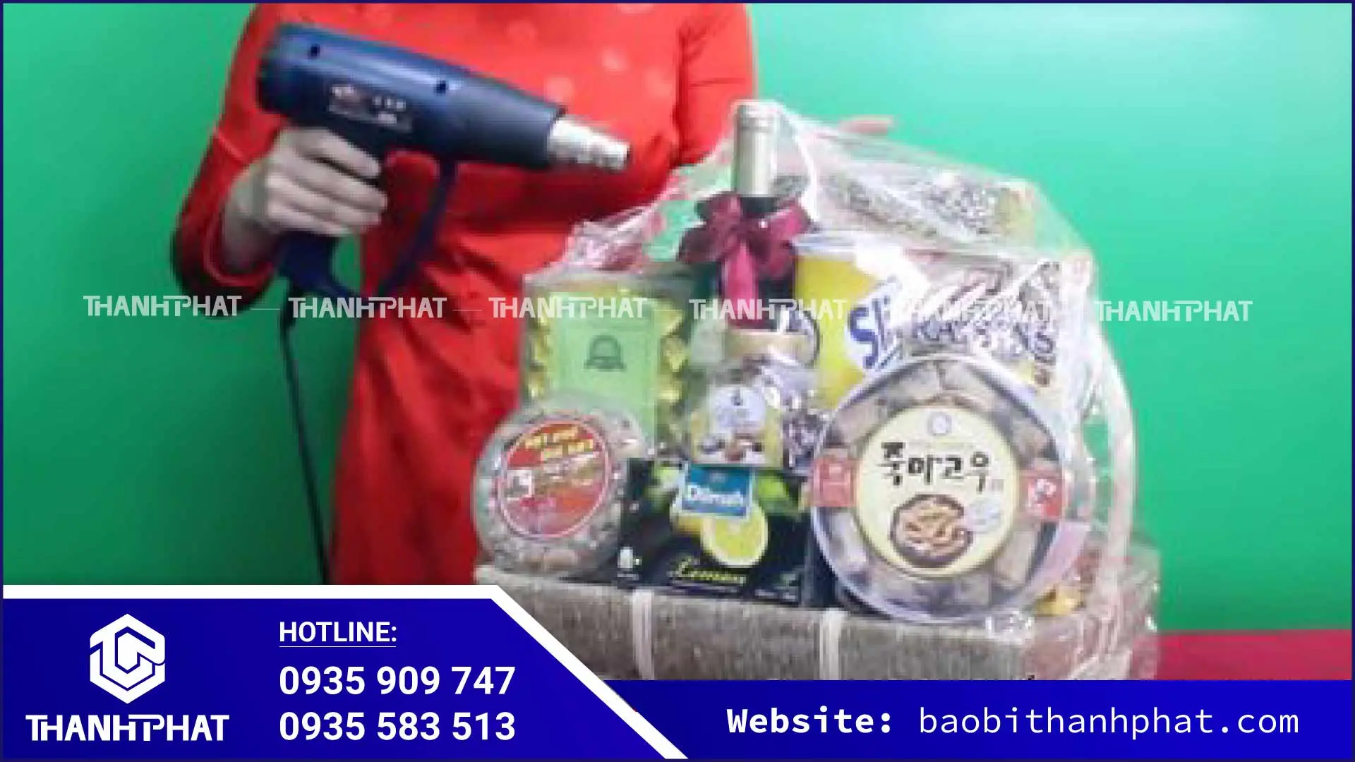 Co màng nhiệt bằng máy khò màng co cầm tay