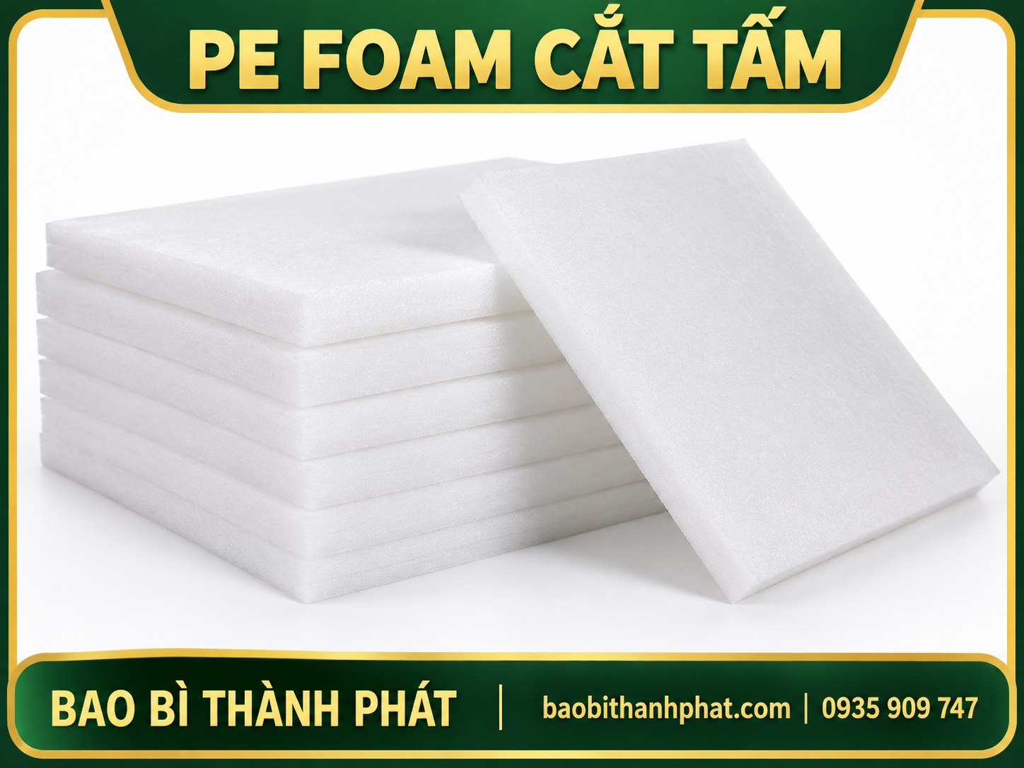 Các tấm PE Foam trắng được cắt và xếp chồng