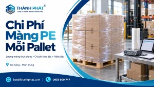 Pallet carton được quấn màng PE trong khu vực đóng hàng